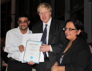 Jaspaul and his mum meeting and accepting and award from then Mayor of London, Boris Johnson for exceptional volunteering services in the London area